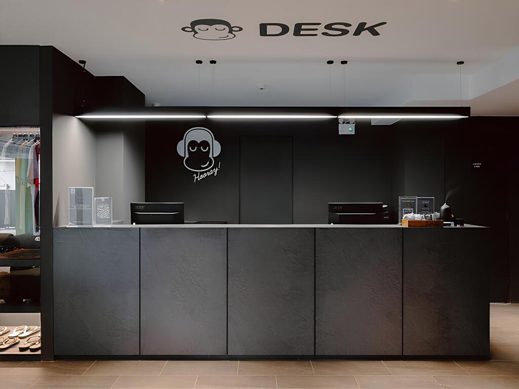 Monkey Desk